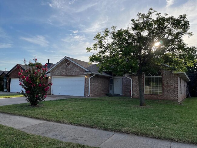 Building Photo - 2045 Rising Hill Dr