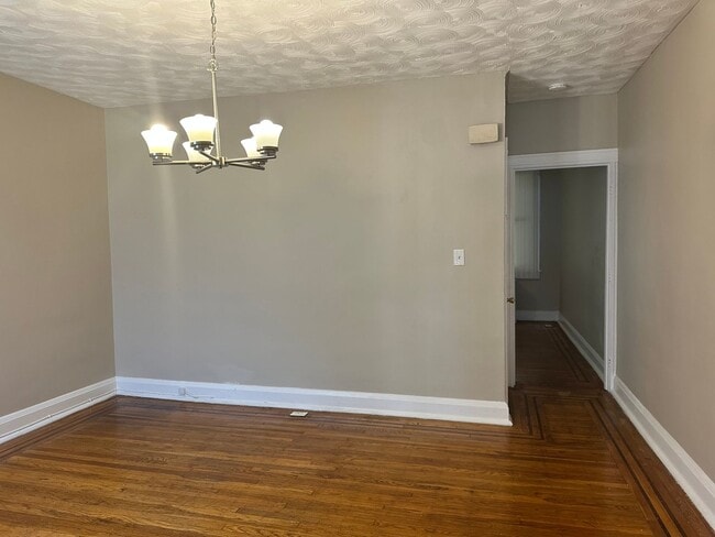 Photo - 3116 Kenyon Ave