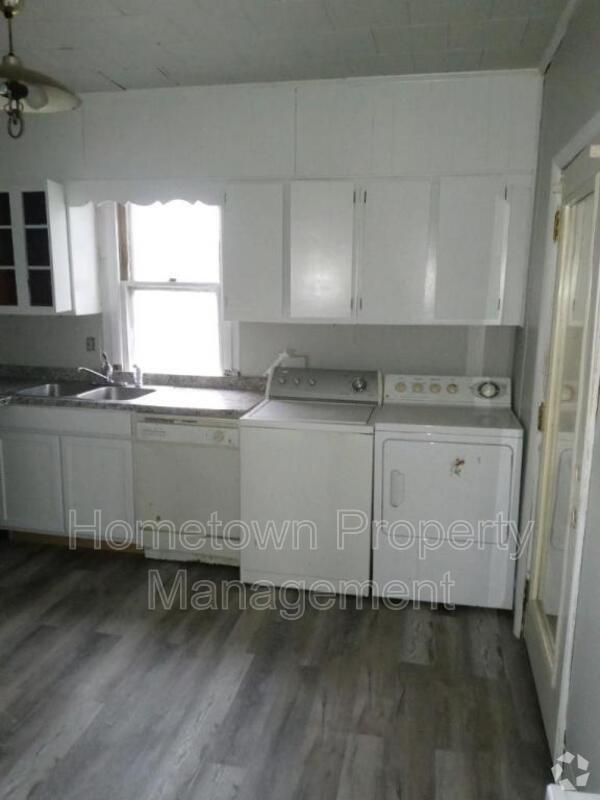 Building Photo - 310 Mulberry St Rental