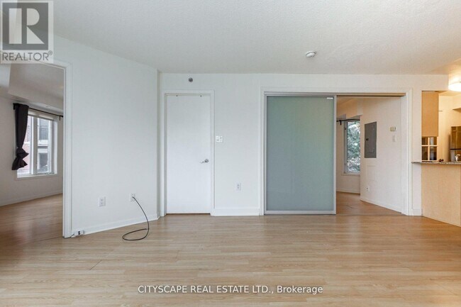 Photo - 80 Joe Shuster Way