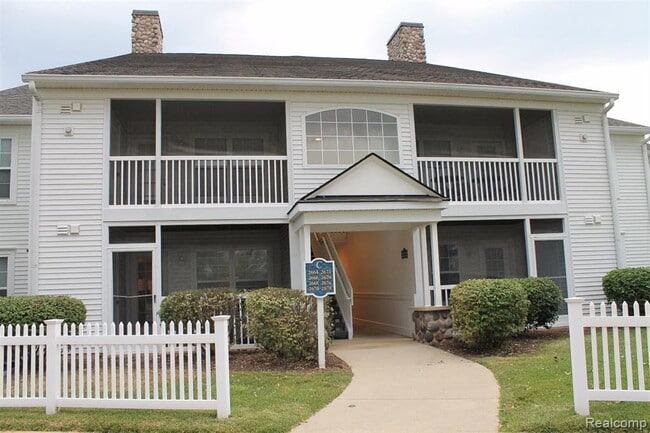 Building Photo - 2664 S Knightsbridge Cir