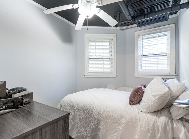 Photo - 7531 N Seeley Ave