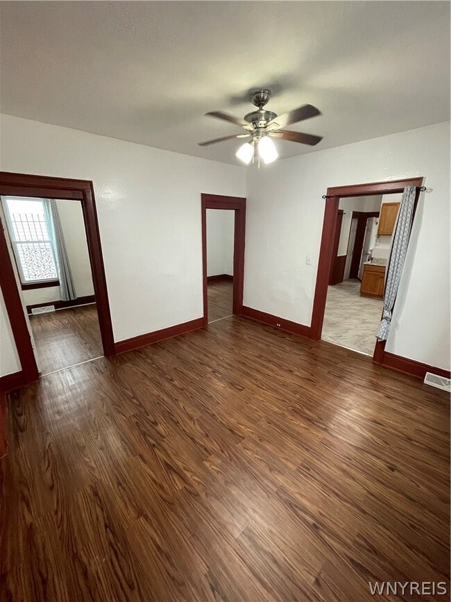 Building Photo - 298 Winslow Ave