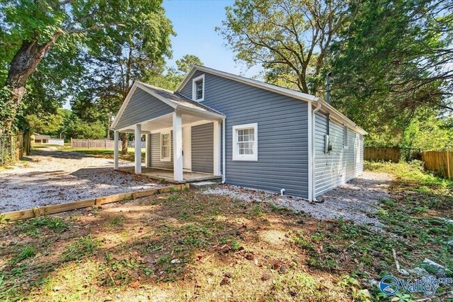 Photo - 2809 Garvin Rd NW