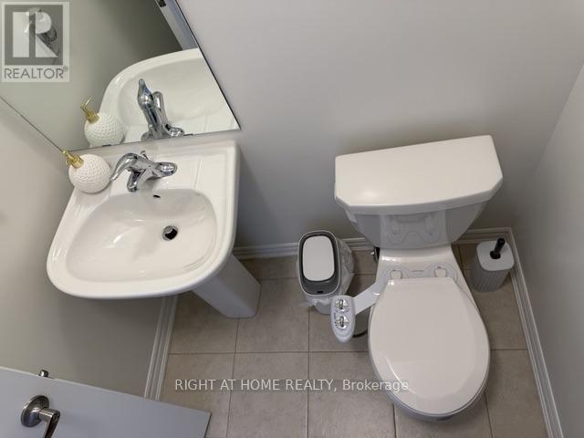 Photo - 1187 Dartmouth Cres