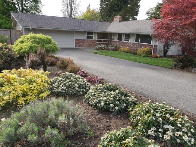 Front Yard - 6875 83rd Ave SE Rental