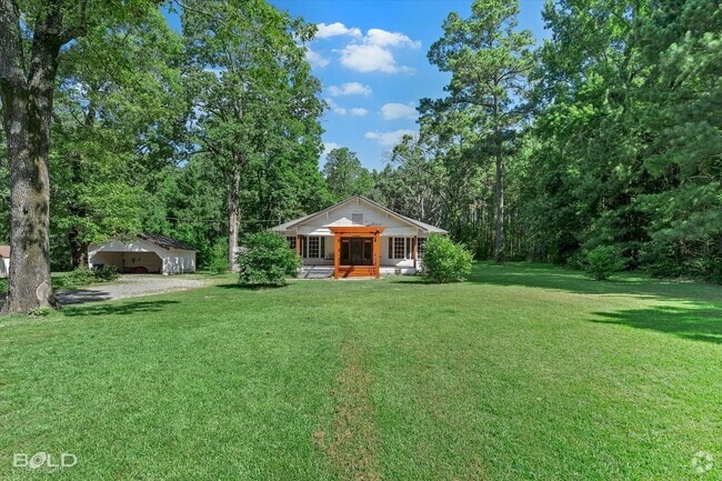 Building Photo - 3 Bedroom 2 Bathroom Home in Plain Dealing