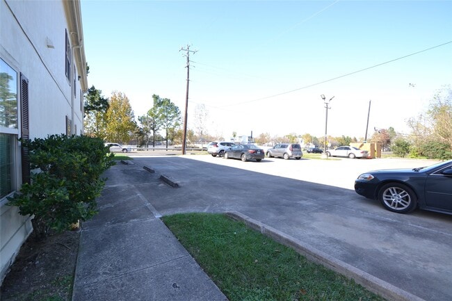 Photo - 304 Dell Ct Unit 7