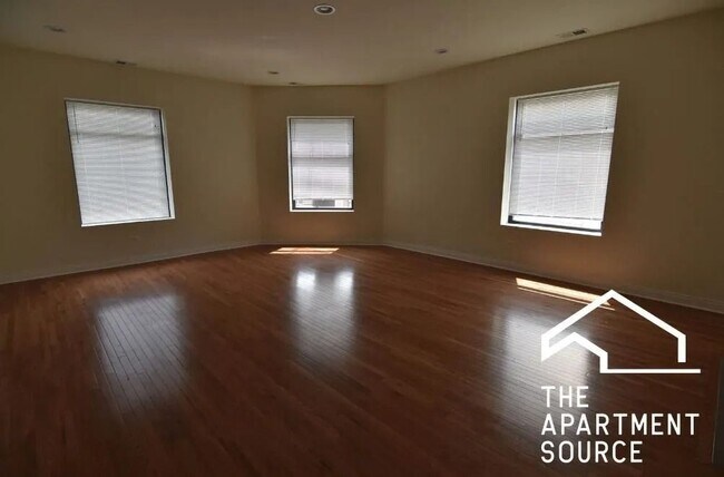 Photo - 802 W Belmont Ave Unit 3E