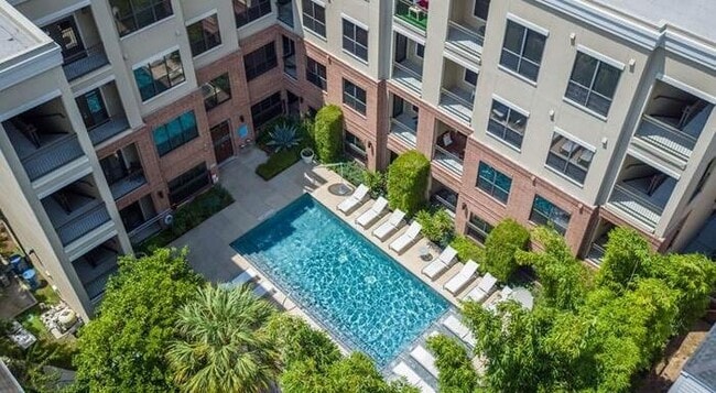 Photo - 2700 Brazos St Unidad b3