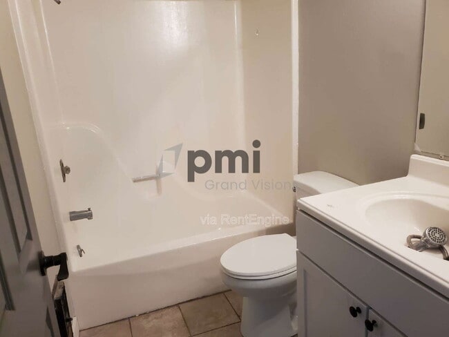 Photo - 465 E Main St Unit 5