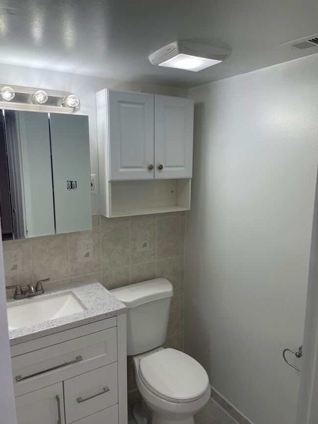 Photo - 14 Canterbury Sq Unit ###