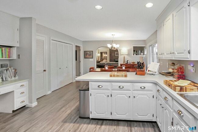 Photo - 27 Riverbend Rd