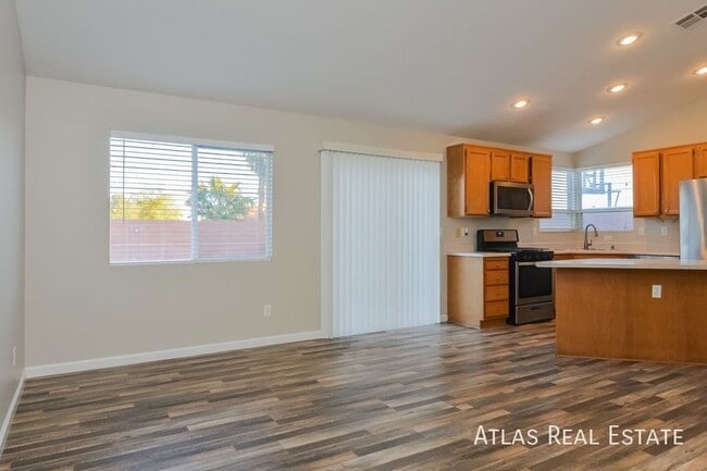 Photo - 6044 Pele St