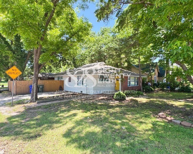 Photo - *COMING SOON - TOURS EXPECTED TO BEGIN 6/5/26* 2 Bed/2 Bath Duplex Close to Campus Corner!