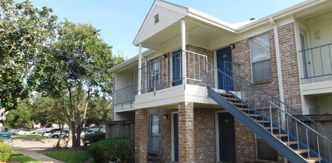 Photo - 3900 Woodchase Dr Condo Unit 150
