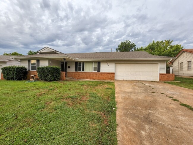 Photo - 1304 Thompson Dr