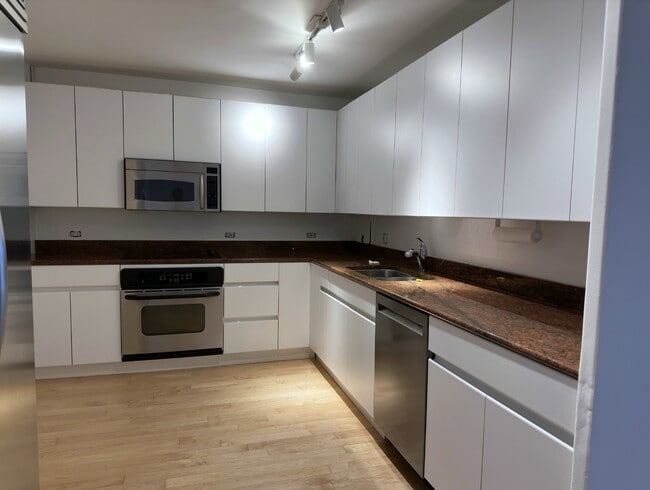 Photo - 2400 N Lakeview Ave Unidad 2702