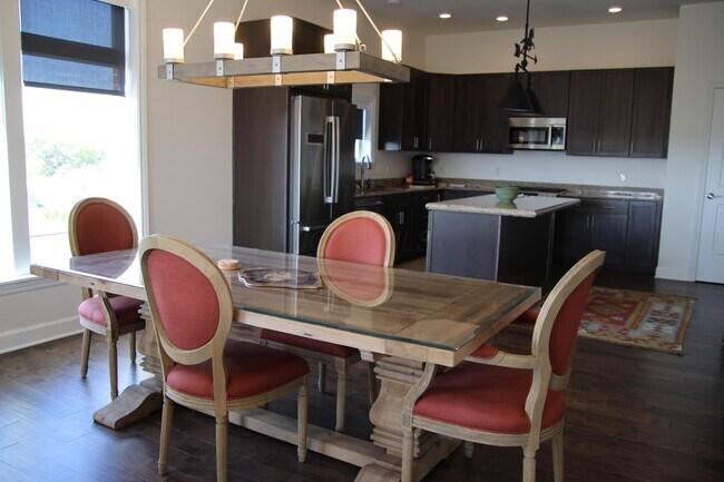 Photo - 828 Bobcat Ave Unidad 501