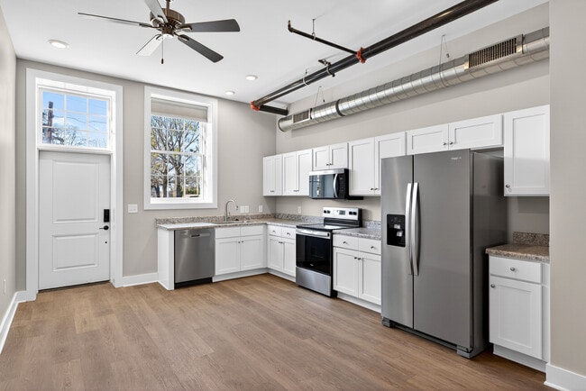 101-Kitchen - Potter's Lofts