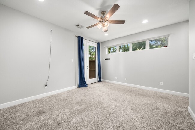 Photo - 1112 Andrews St Unit B