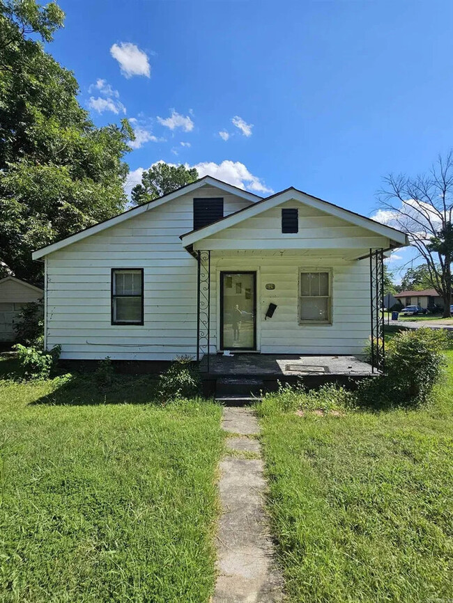 24TH STREET - 24TH STREET House