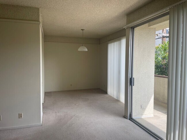 1840 Fairburn Ave Unit 205