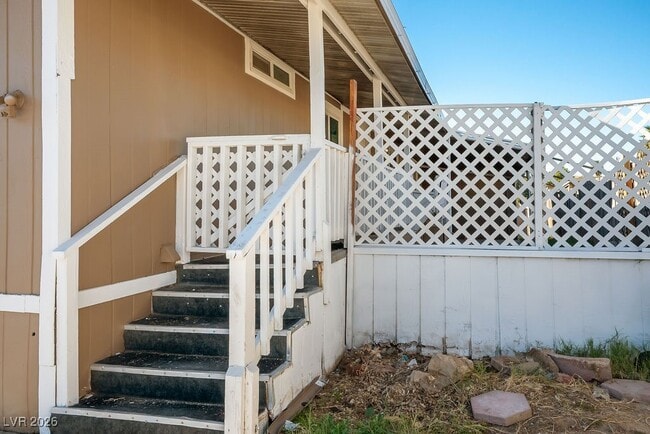 Photo - 2879 Green Tree Ave