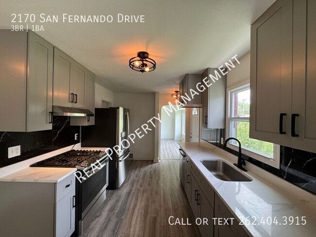 Photo - 2170 San Fernando Dr House