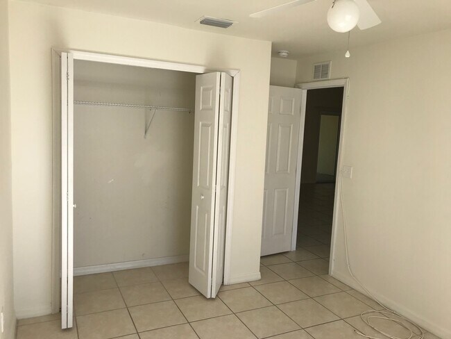 Photo - 601 SE 5th St Unit 601 SE 5th St.