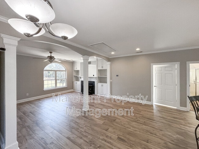 Photo - 317 Hunter Rd