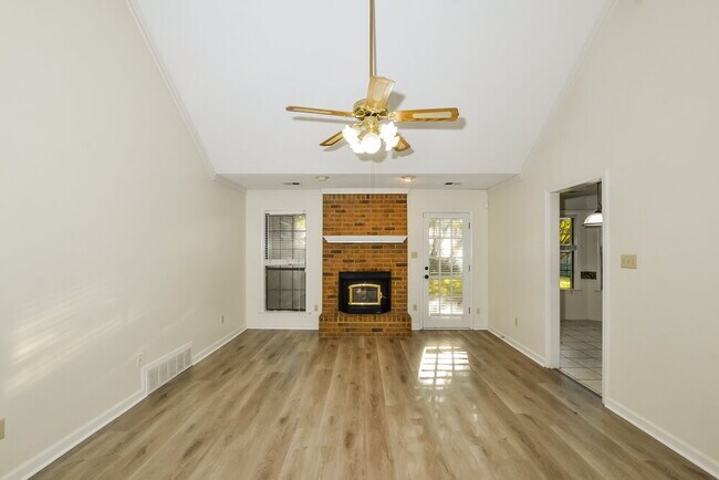 Photo - 953 Lycomedes Cove