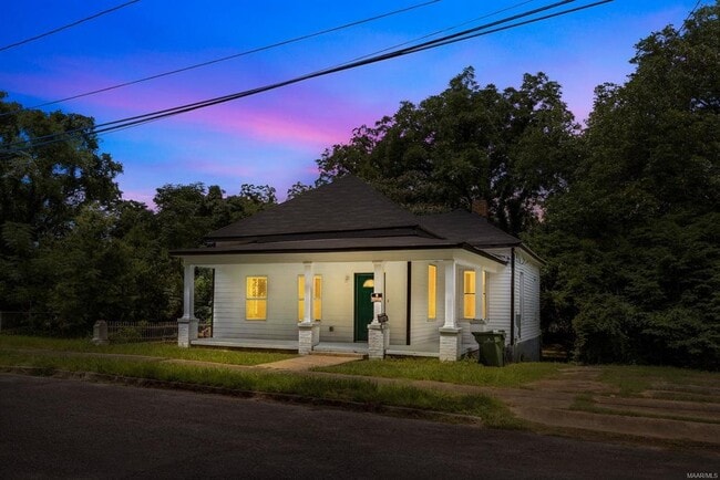 Building Photo - 552 S Bainbridge St Rental