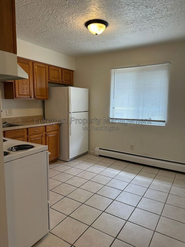1405 Huntington Ave Unit 3