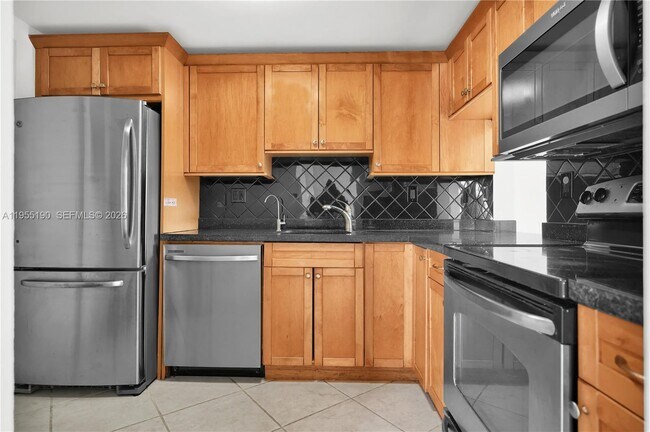 Building Photo - 4141 Nautilus Dr Unit 4G