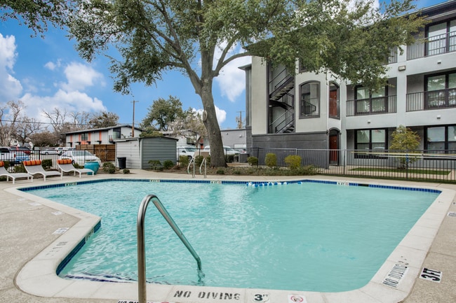 The Loren Apartments