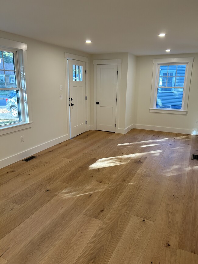 Photo - 189 Colonial Dr