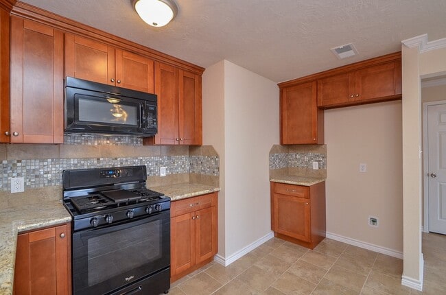 Photo - 15327 Falmouth Ave