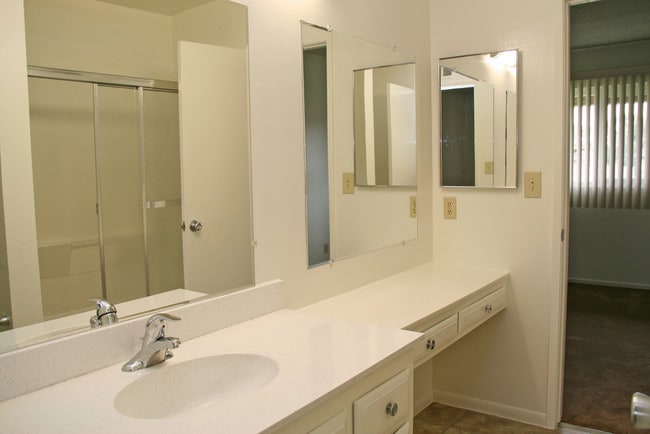 Montclaire Apartments