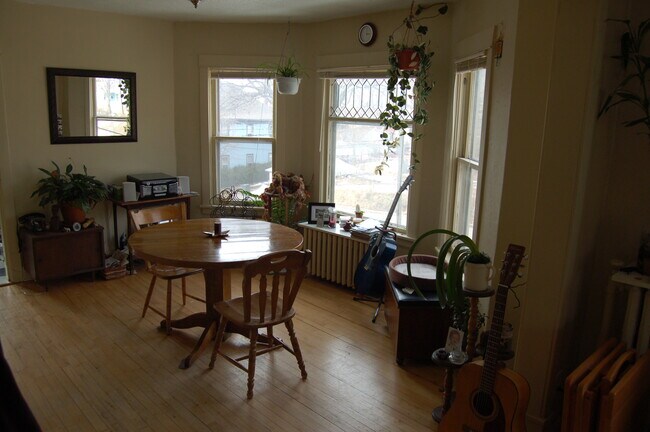 Photo - 2648 Fillmore St NE Apartments Unit Upper