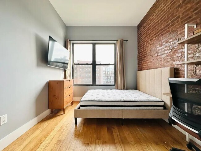 Photo - Furnished room/NOT APARTMENT Unit 4B