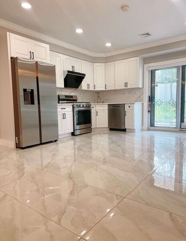 Photo - 200-01-201 26th Ave