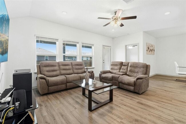 Photo - 224 Sweetwater Crk Ln