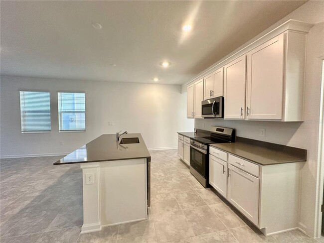 Photo - 6457 Blissful St