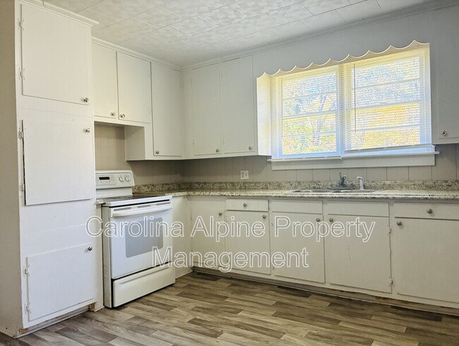 Photo - 801 W 2nd Ave