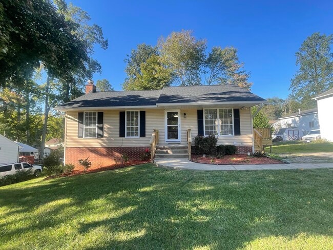 Photo - 221 Fallsway Ln