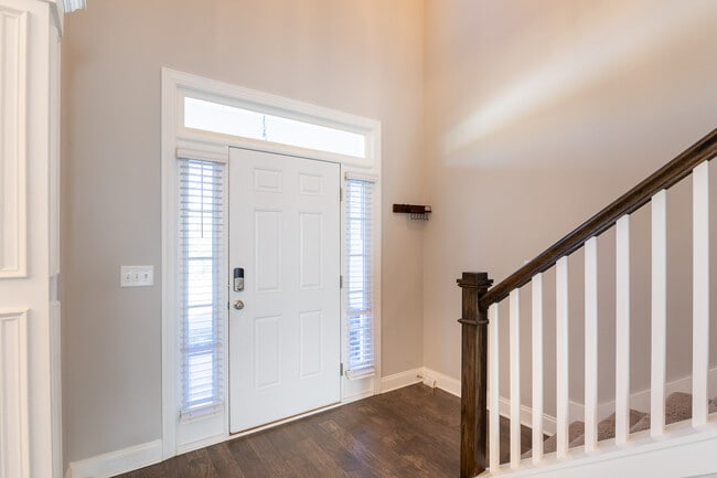 Photo - 811 Lillian Pk Dr