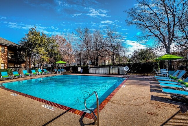 Spring Parc Apartment Homes Pool