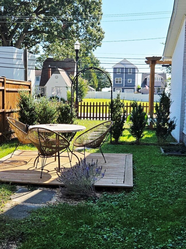 Photo - Beautiful Bungalow In the Twin Beaches