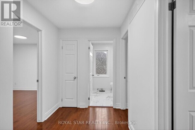 Photo - 1448 Queensdale Ave